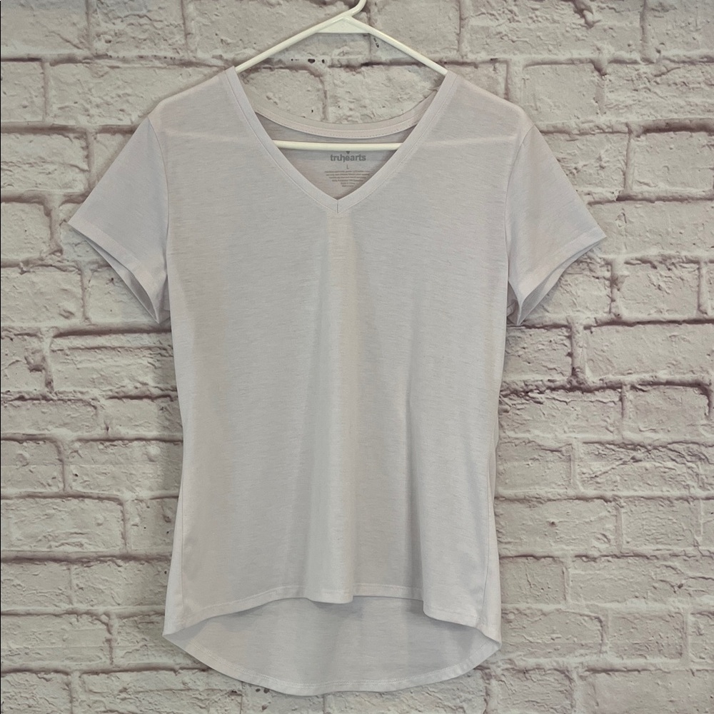 TRUHEARTS  White V-Neck Short Sleeve Tee
